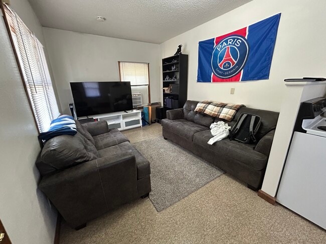 Photo - 2218 Merner Ave