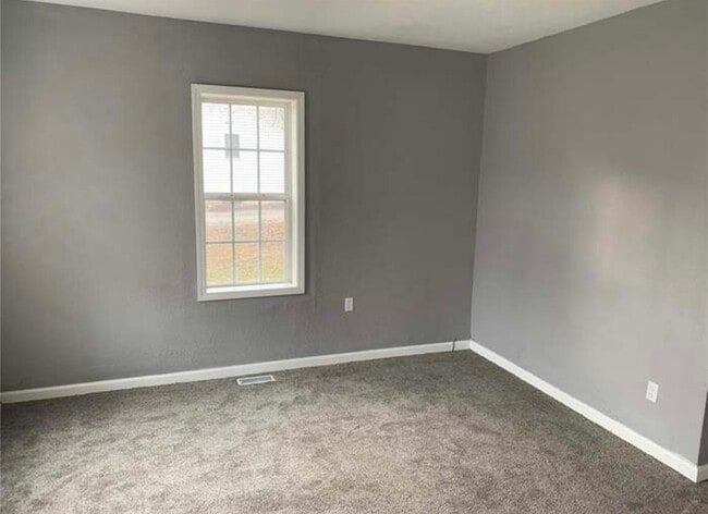 Photo - 106 E Madison St