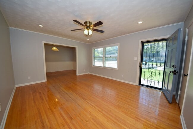 Photo - Cute and UPDATED 3 bed 2 bath home near GREAT SCHOOLS.