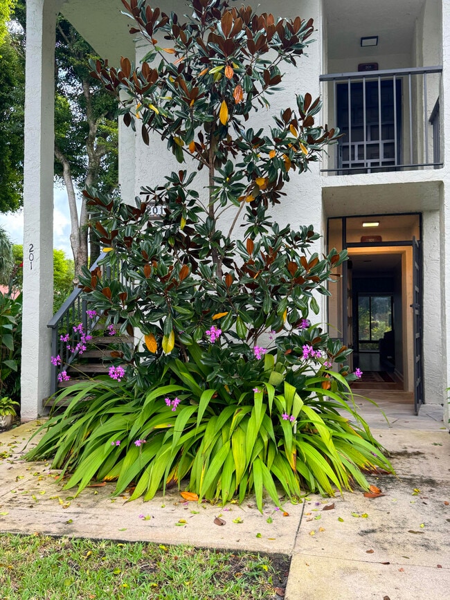 Photo - 5750 Fairway Park Ct Unit 101