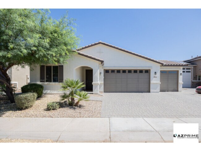 Photo - Discover your ideal home in this beautifully maintained 4/2 Phoenix residence!
