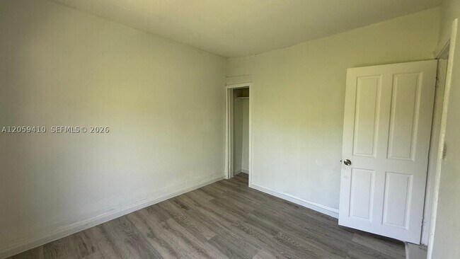 Photo - 836 NW 29th St