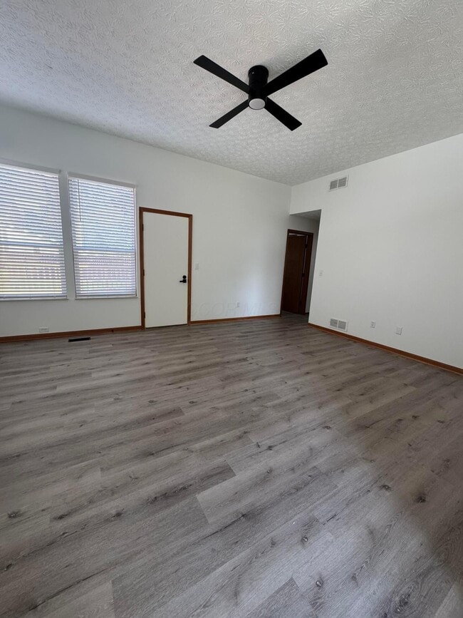 Photo - 8000 Leaview Dr