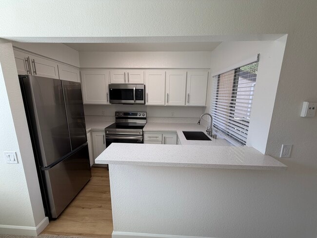 Building Photo - 7979 Mission Center Ct Unit 01
