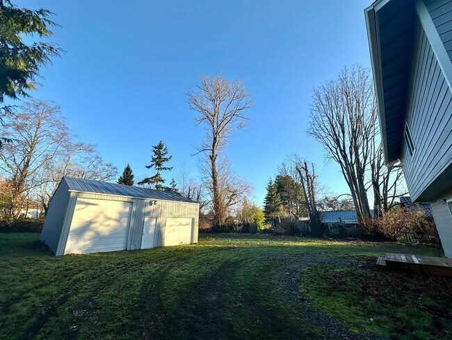 Photo - 3012 Alderwood Ave