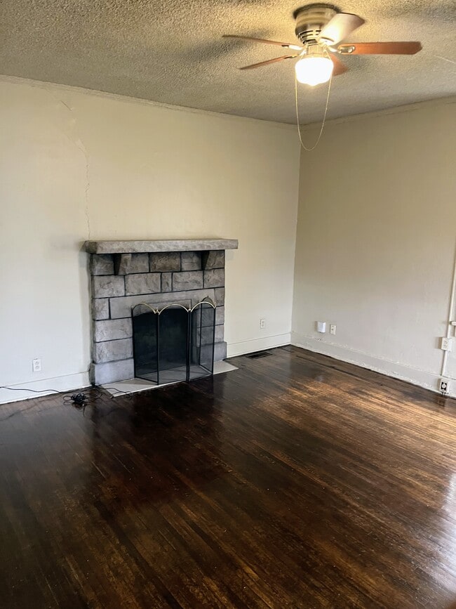 Photo - 509 19th Ave N