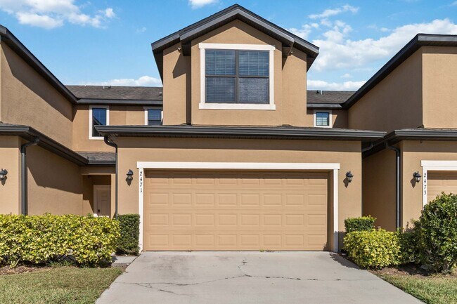 Building Photo - Bright & Stylish 3-Bedroom Townhome with Pond Views in Gated Seven Oaks