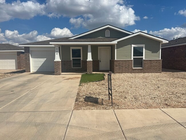 Building Photo - HALF OFF FIRST FULL MONTH OF RENT!!! - Ava...