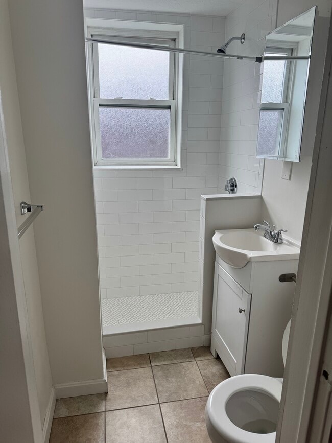 220 Hanover St Unit 27
