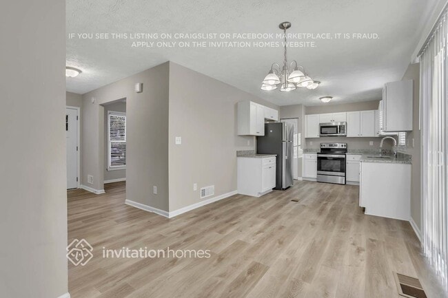 Photo - 528 Rockborough Terrace