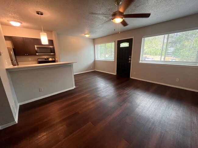 1bed/1bath Condo in Travis Heights - 1bed/1bath Condo in Travis Heights Unit 209