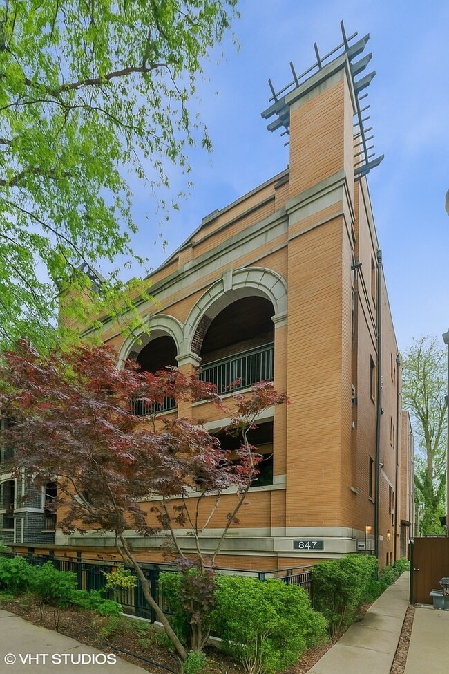 Photo - 847 W Bradley Pl Condo Unit 3F