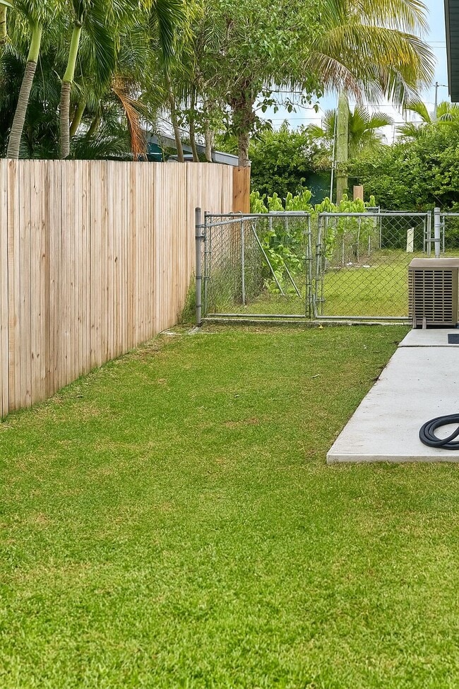 Photo - 1892 SW Biltmore St