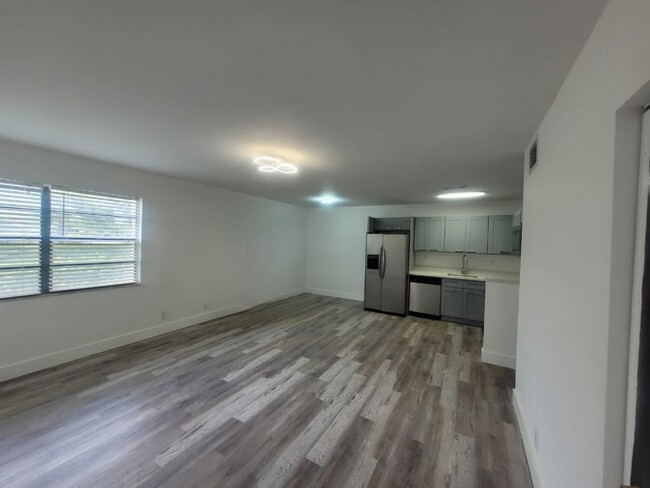 Building Photo - 3043 NW 118th Dr Unit 127F Rental
