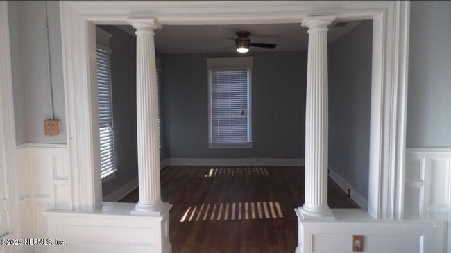 Photo - 1709 W 45th St