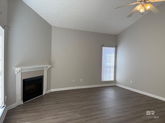 Photo - 1305 Dominoe Trail