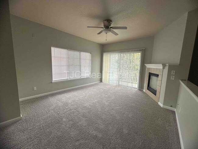 Photo - 8105 E 11th Ave