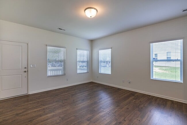 Photo - GREAT 2 Bedroom Townhome Regent Park - AUGUST MOVE IN SPECIAL