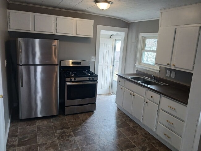 Photo - Coveted Beaverdale Bungalow