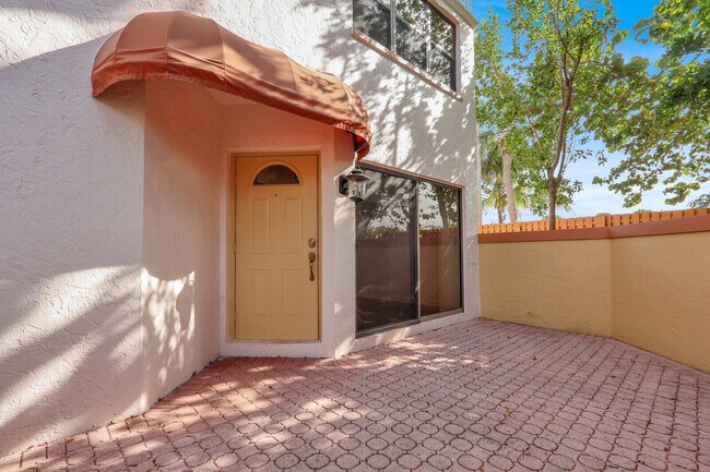 Photo - 52 Uno Lago Dr