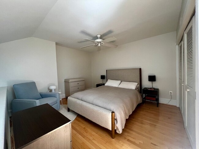 Photo - 918 Spruce St Unit Apt 8