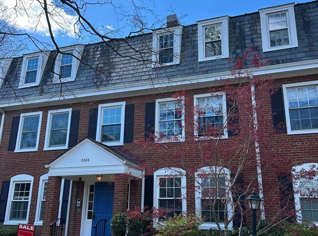 Building Photo - 3024 S Buchanan St Unit B2