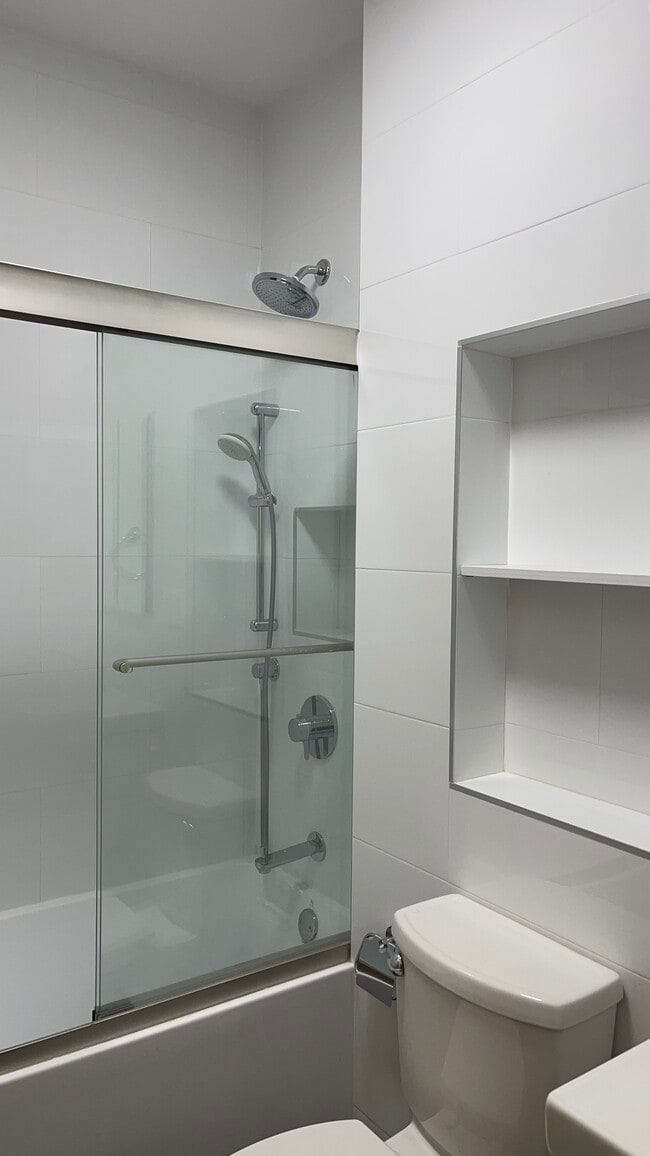 bathroom - 215 E 88th St Unit 1D