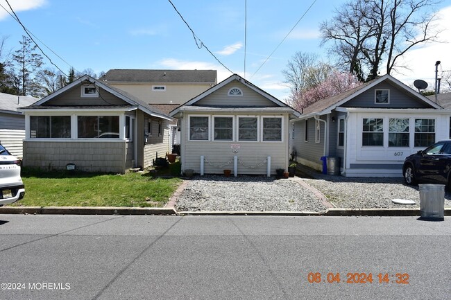 Photo - 605 Central Ave