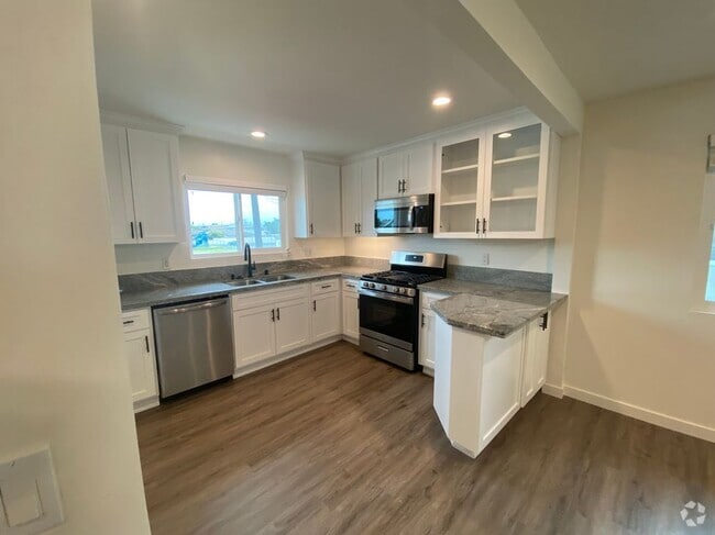 Building Photo - 3902 W 178th St Rental