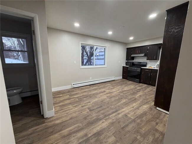 Photo - 212 42nd Ave NE