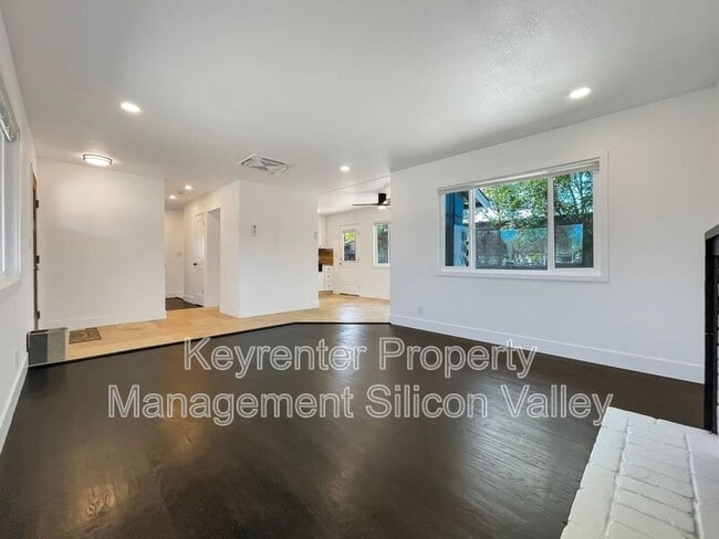 Photo - 403 Heath St