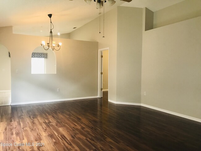 Photo - 2824 Maderia Cir