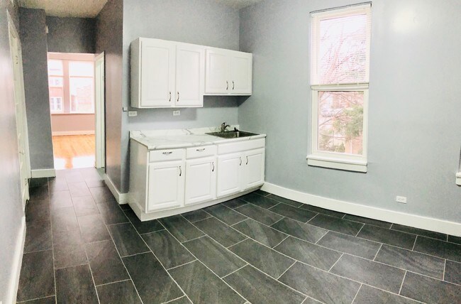 Photo - 3005 W 40th St Unit 2F