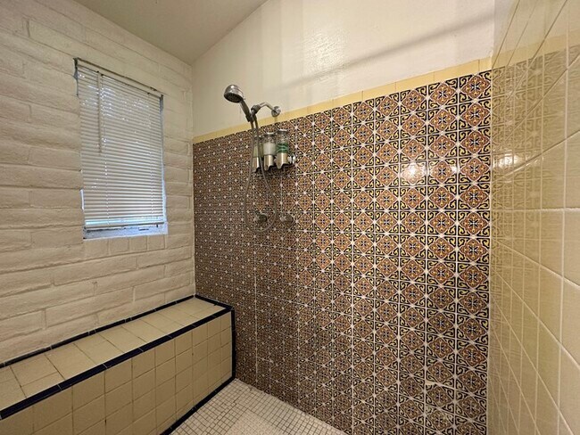 Photo - 228 N 4th Ave