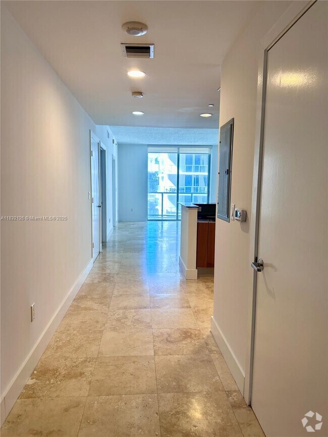 Building Photo - 1060 Brickell Ave Unit 1815 Rental