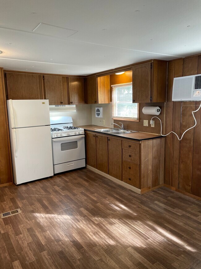 Building Photo - 2006 E Prospect Rd Unit 7R Rental