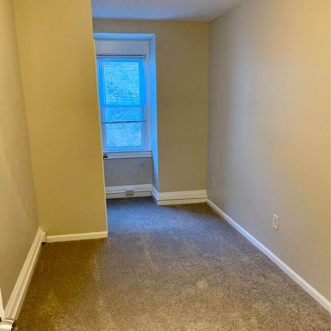 Photo - 2602 Spring Garden Ave Unit 2600 Fl 2 Rm 1