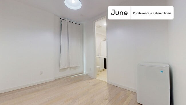 Building Photo - Room in Shared 4 bed/2 bath home