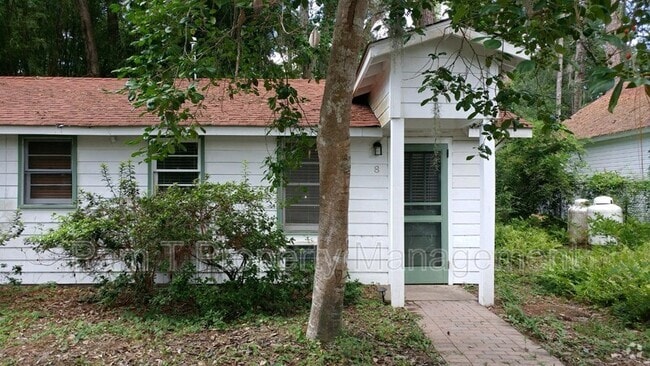 Building Photo - 8 Southwood Dr Rental
