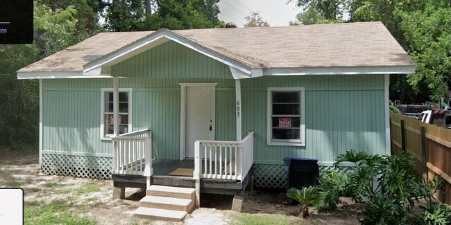 Photo - 695 Grimes Ave