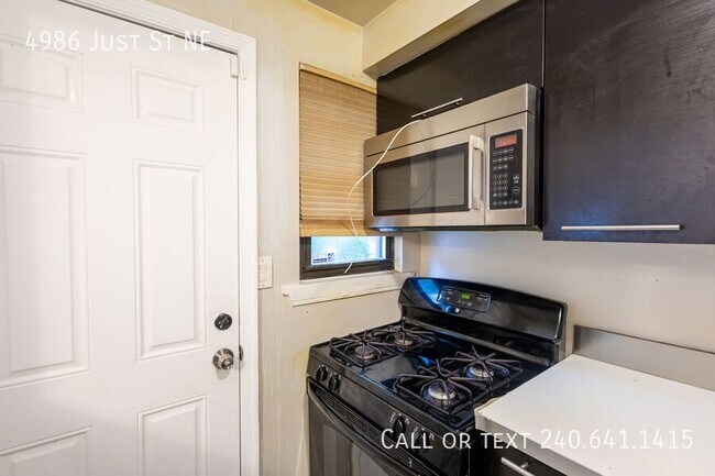 Photo - 4986 Just St NE