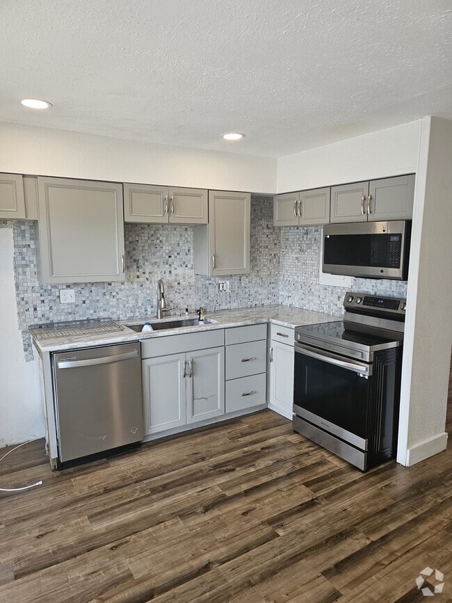 Building Photo - 3704 Broadway Unit 217 Rental