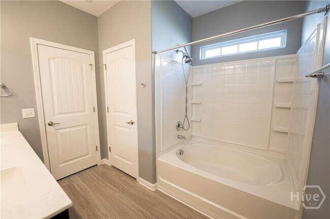 Photo - 190 Brickhill Cir