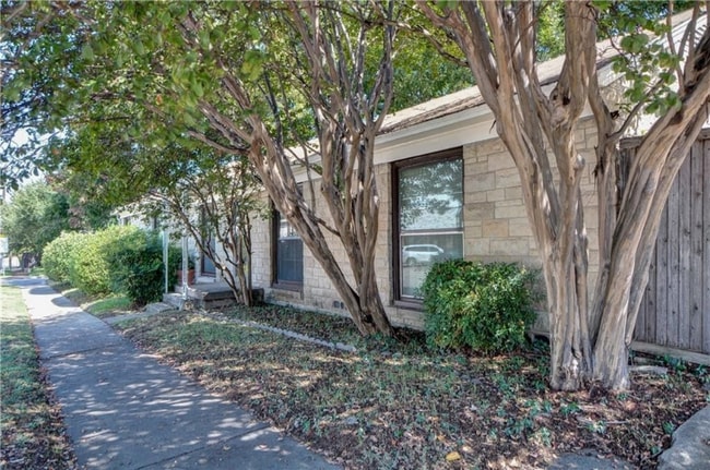 Photo - 6950 Hillcrest Ave Rental