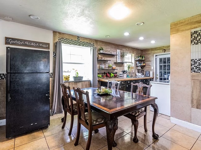 Photo - 626 Wren Ave