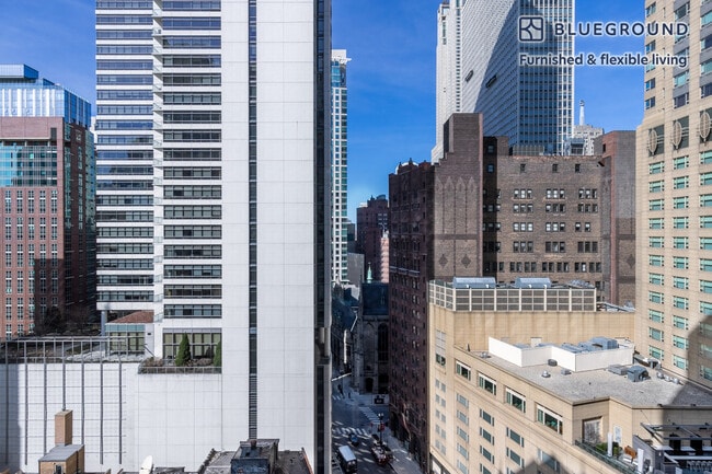 Photo - 750 N Rush St Unidad FL17-ID161