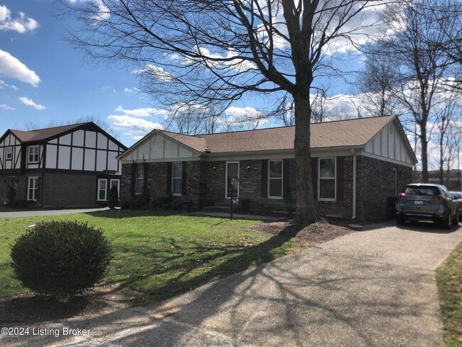 1302 Pollitt Ct