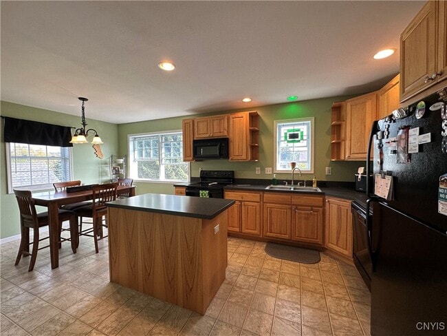 Photo - 737 Sleepy Hollow Rd