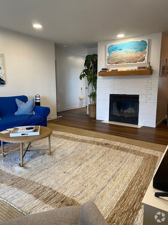 Building Photo - Slice of Paradise in Kimberling Shores Rental