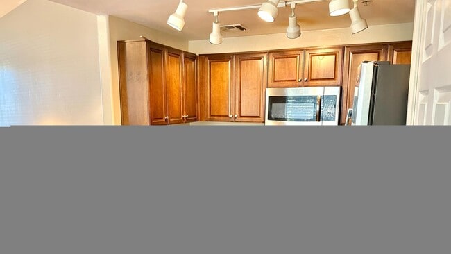 Building Photo - 1920 E Bell Rd